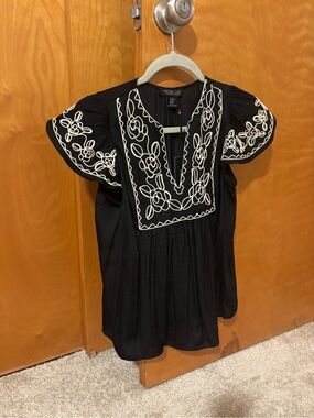 Rachel Zoe Black Top with White Floral Embroidery